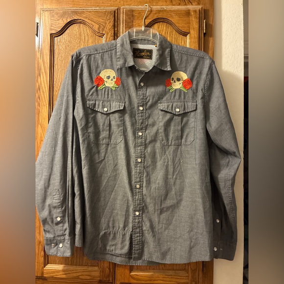 Howler Brothers Other - Howler Brothers Gray Skull & Begonias Embroidered Shirt